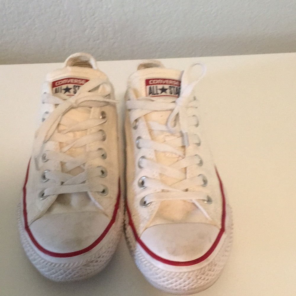 White converse low tops